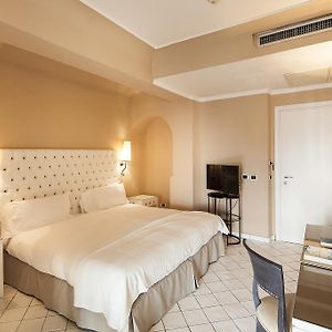 Comfort Zimmer mit Kingsize-Bett
